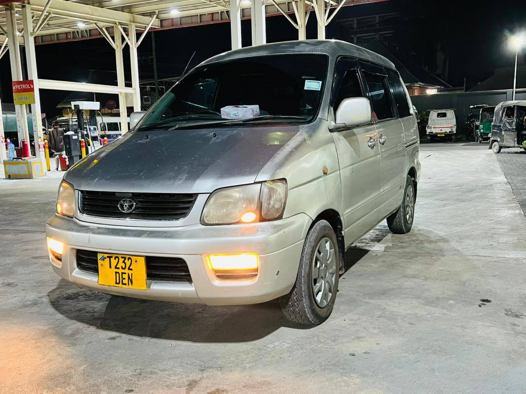 A picture of Toyota Noah ML 13 SR 40 Full Ace Full File