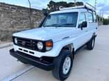 A picture of Land cruser for sale call 0657633355