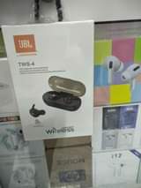 A picture of Tws 4 UBL and pro6s