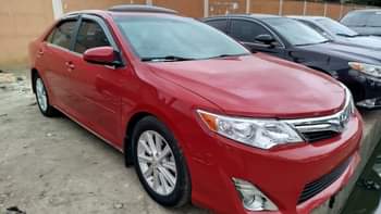 A picture of 2014 Toyota Camry tokumbo XLE Full option keyless Price 14