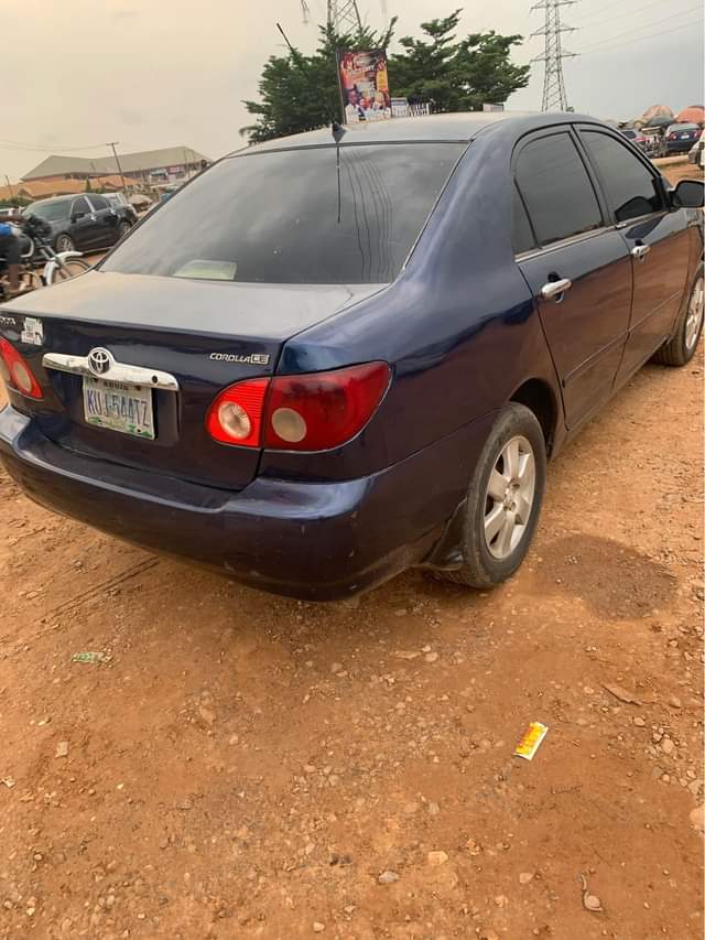 A picture of Toyota Corolla 2004