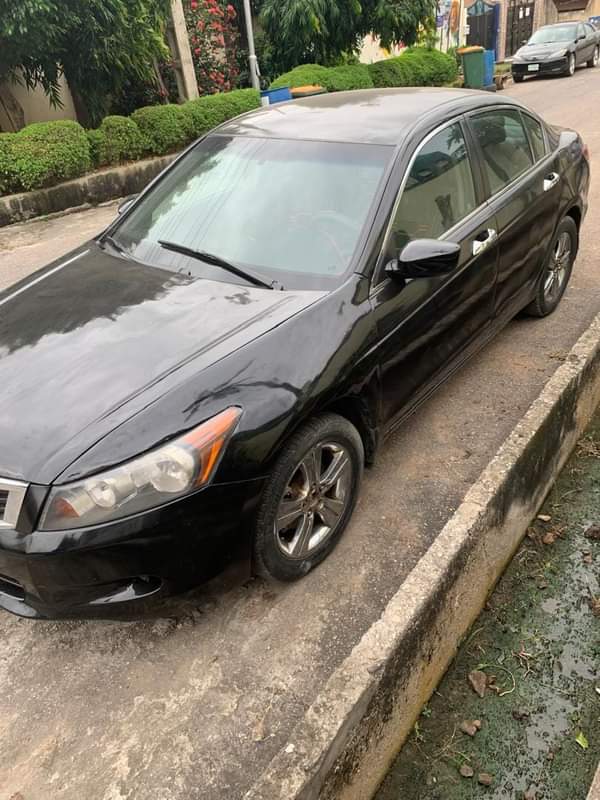A picture of Honda Accord 2008 engine and Gear ac working location alapere