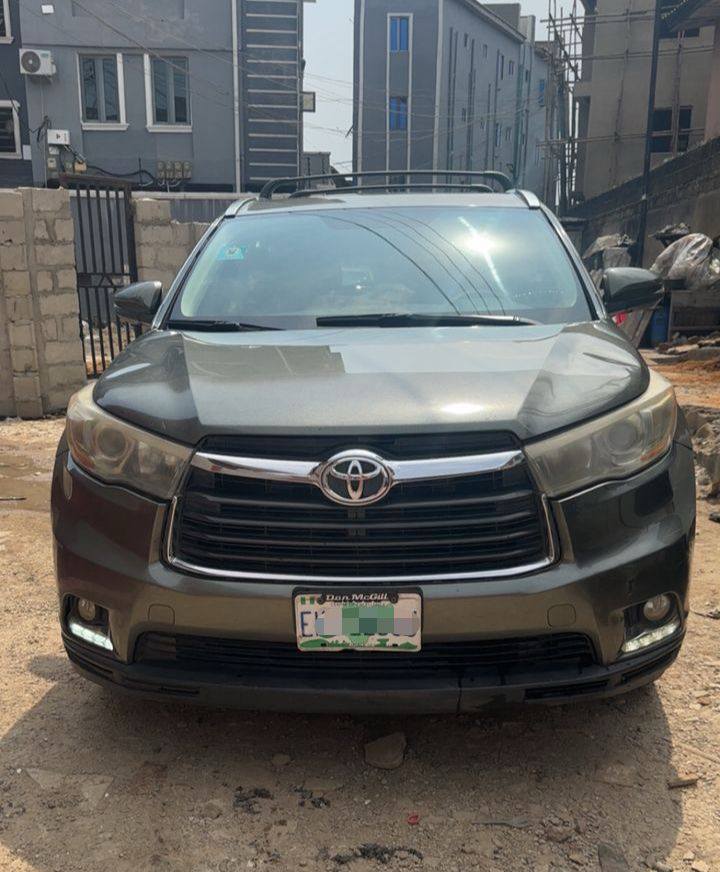 A picture of Registered 2015 Toyota Highlander Limited Edition