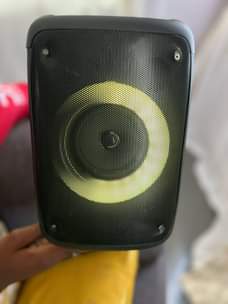 A picture of Speaker