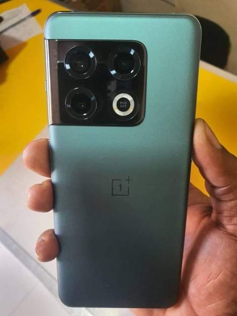 A picture of One plus 10 pro 5g