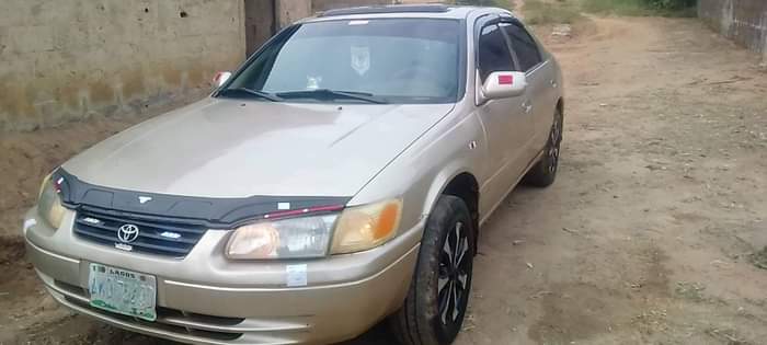 A picture of 2001 Toyota Camry 2001 Envelope light