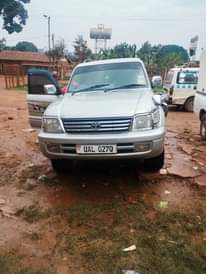 A picture of Toyota Prado TX Diseal engine