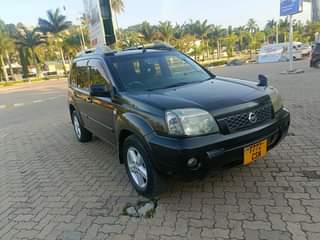 A picture of Nissan x trail inauzwa