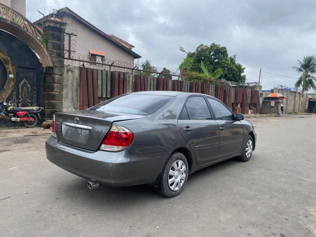 A picture of 2005 Toyota Camry