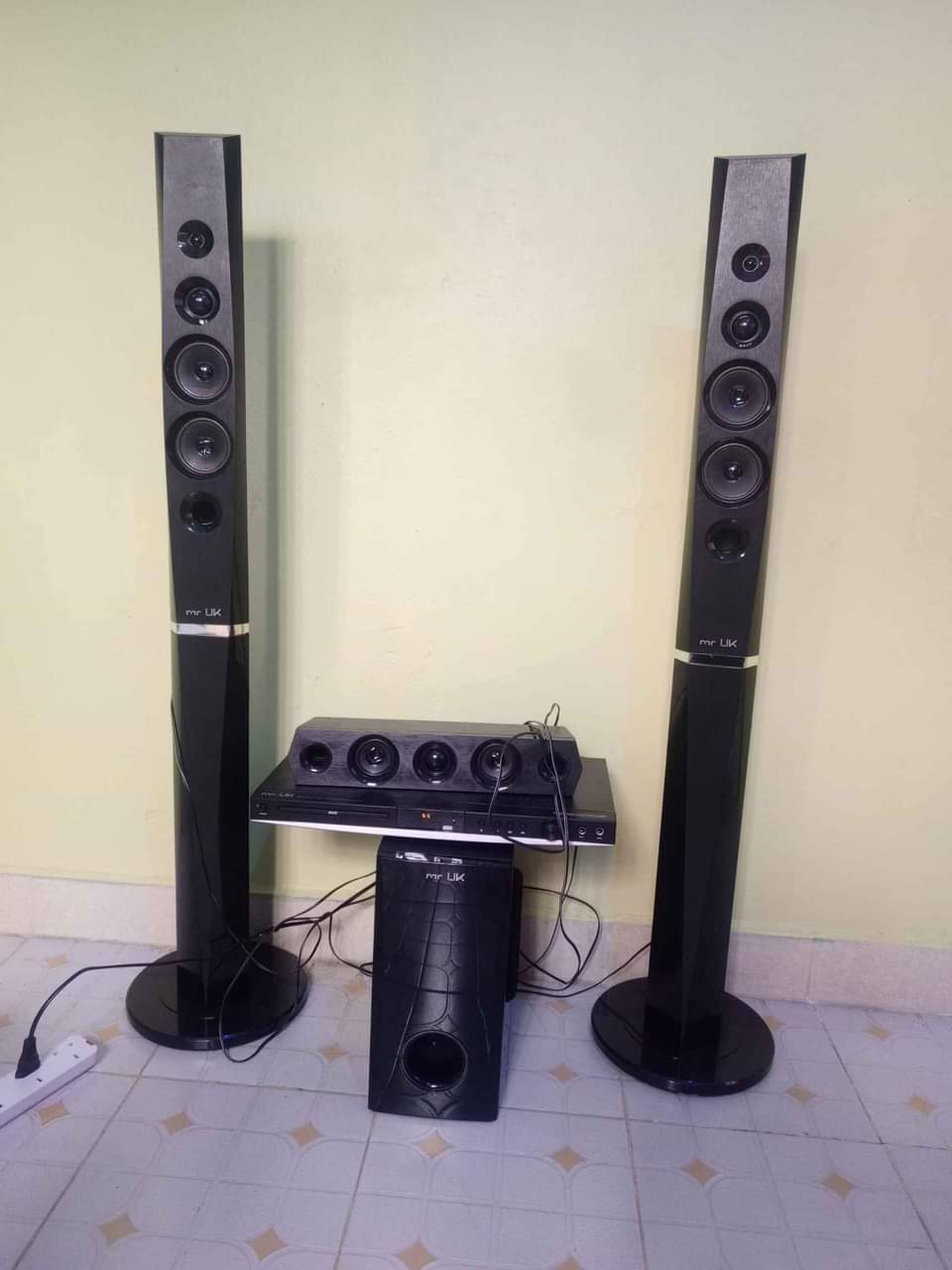 A picture of Mr UK mpya kabisa Ina Bluetooth na Kila kitu Ina