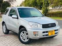A picture of Model Toyota Rav 4 kipisi Location Dar es salaam Tanzania