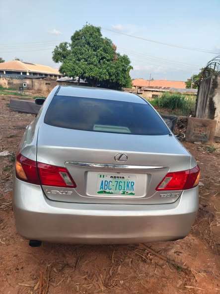 A picture of Distress distress alert Lexus Es 350 Available for sale ac