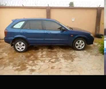 A picture of Mazda323f