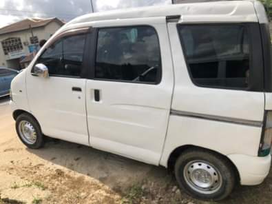 A picture of Very clean in and out Manual gear 1 8m SETTLEs
