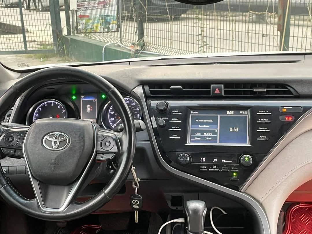 A picture of 2020 Toyota Camry le