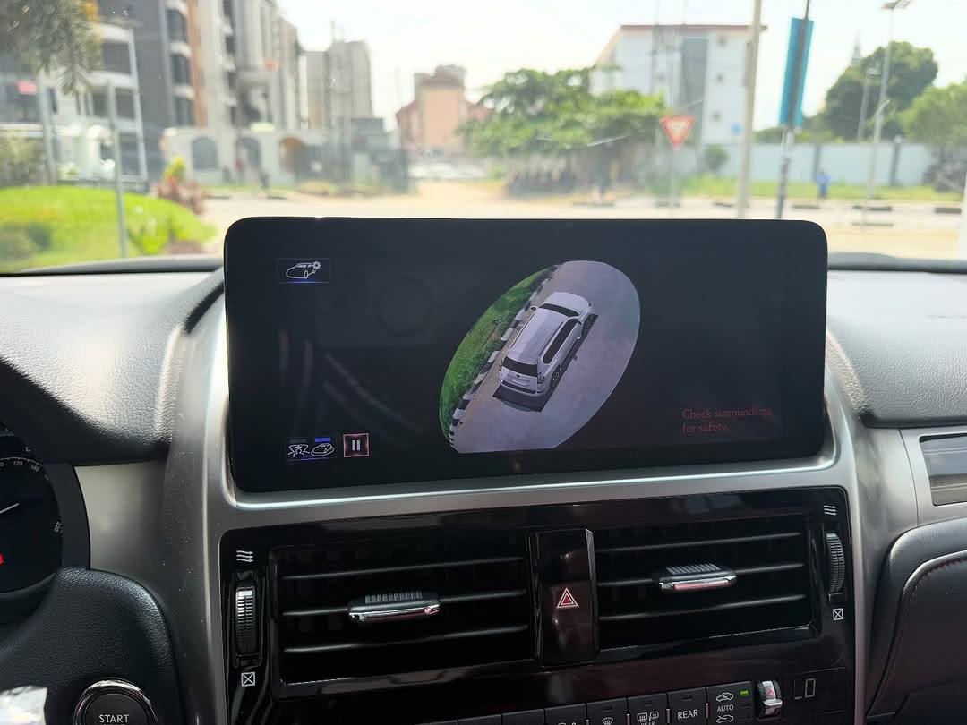 A picture of 2023 GX460