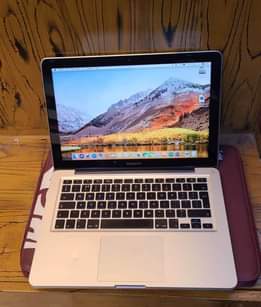 A picture of MACBOOK PRO 2012