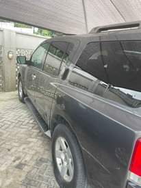 A picture of 05 06 Nissan armada