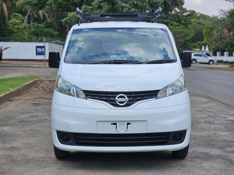 nissan nv200