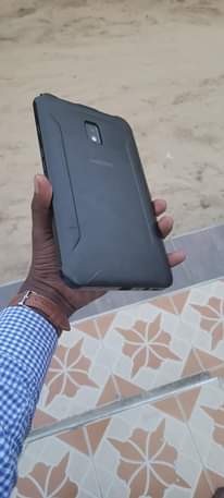 A picture of Tab ya samsung hiyo hapo