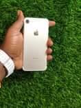 A picture of Iphone 7plain