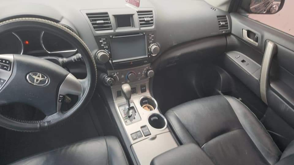 A picture of DISTRESS SALE ALERT FOREIGN USED TOYOTA HIGHLANDER 2012 2024 ENTRY