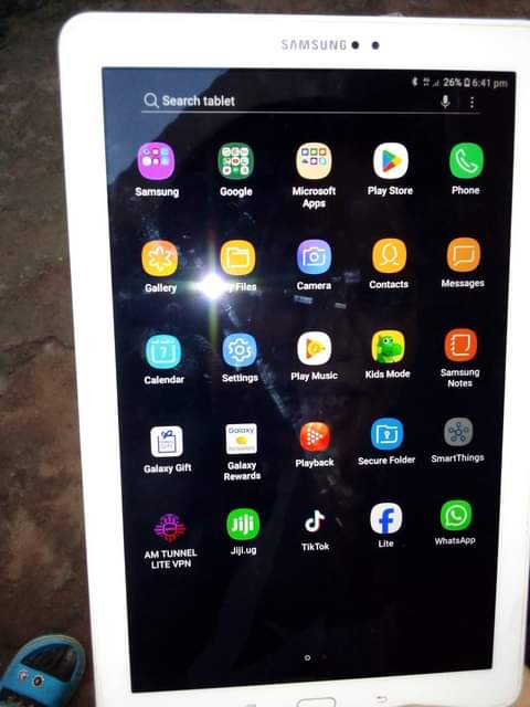 A picture of Samsung galaxy A6 tablet with S pen