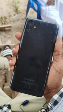 A picture of Samsung a04e