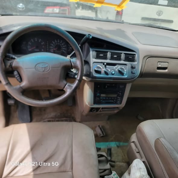 A picture of 2002 TOYOTA SIENNA NIGERIA USED FOR SALE
