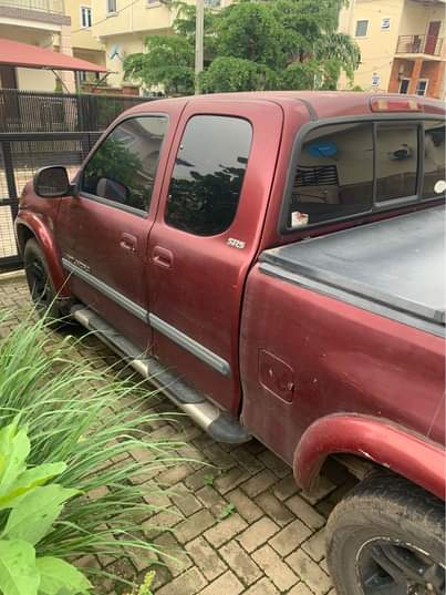 A picture of 2004 neatly used Toyota tundra distress distress