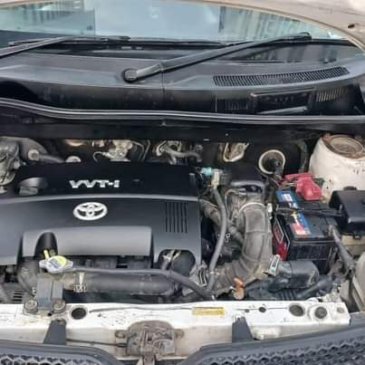 A picture of Toyota sienta nzuri sana Call 255765515709 Call 255652949680