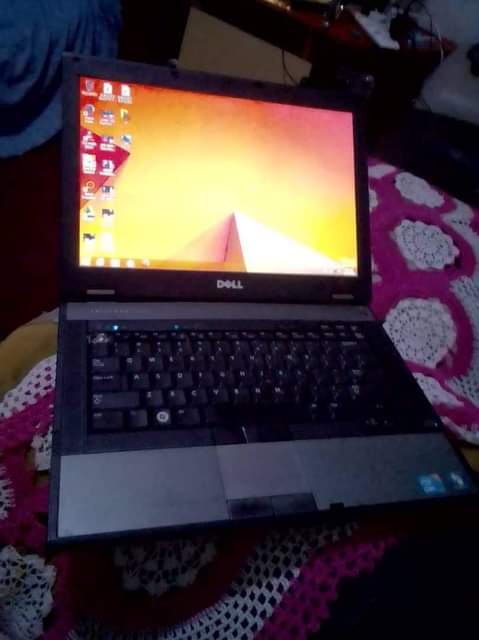 A picture of I5 laptop dell