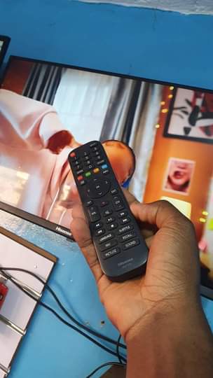 A picture of Hisense tv 32 inches Flemles on sell 350k in banda