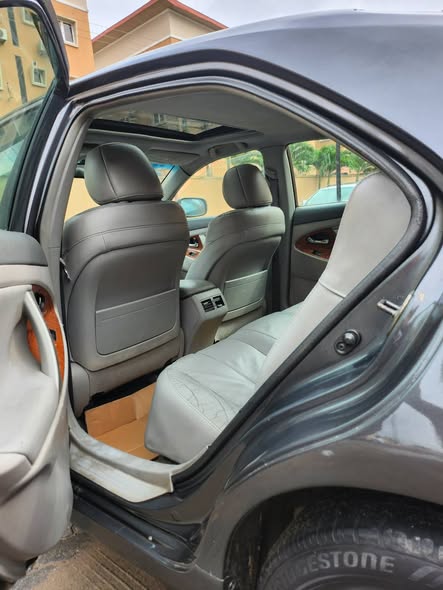 A picture of Neat Registered Toyota Camry Xle 2009 Model Full Option Moonroof