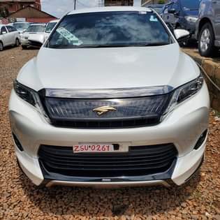 A picture of HARRIER 2015 90M