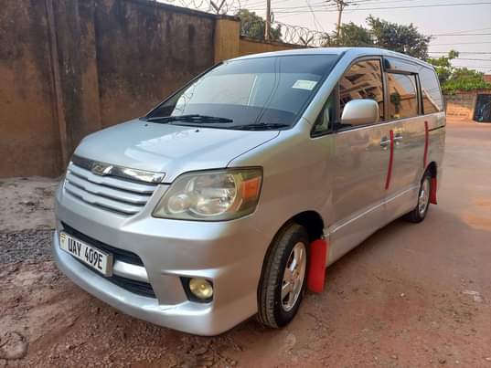 A picture of Toyota noah