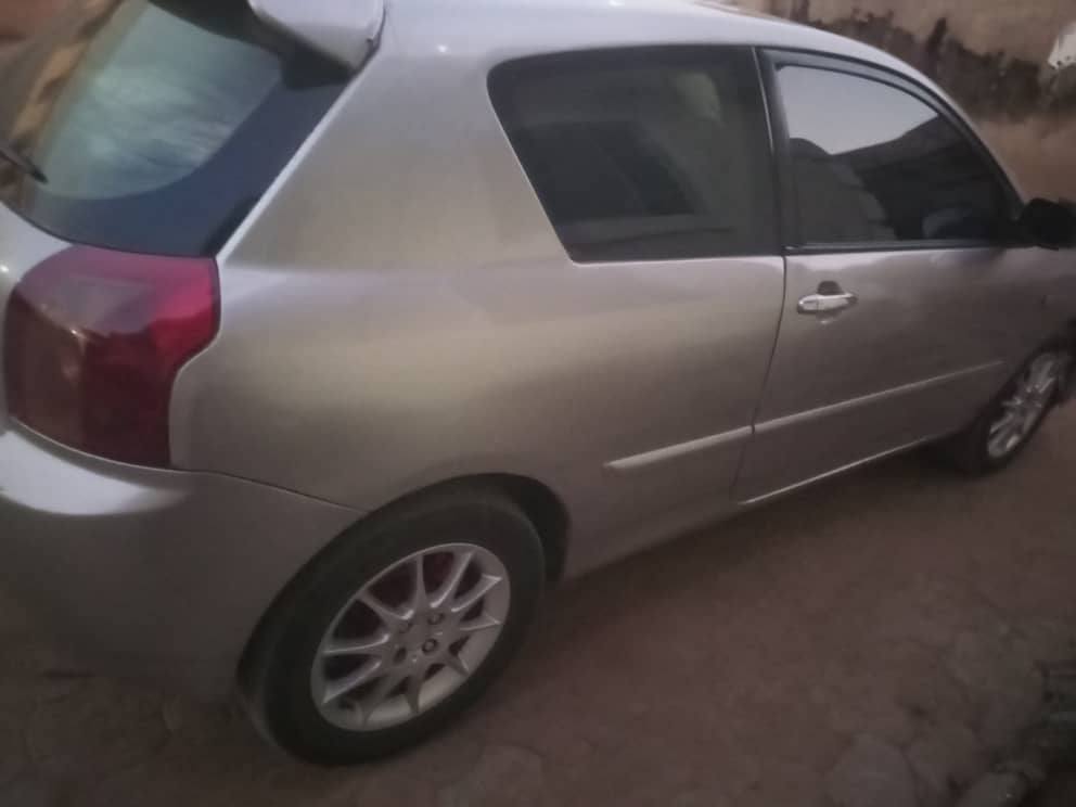 A picture of Toyota corrola Obama automatic drive