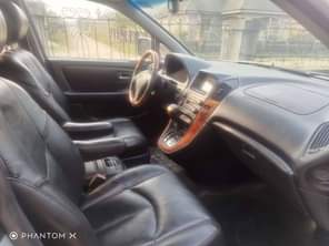 A picture of Belgium grade Lexus Rx 300 2002 model silent engine with