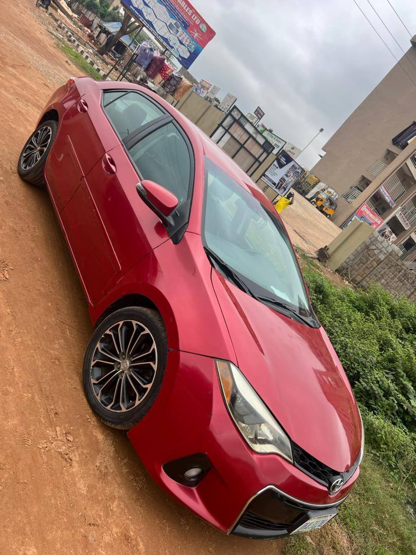 A picture of Corolla 2016