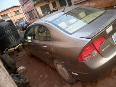 A picture of 2010 honda civic hybrid