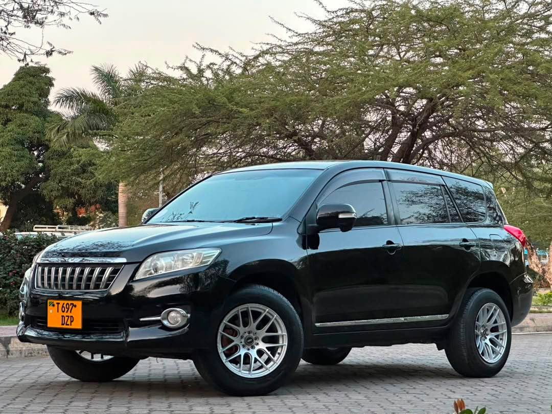 A picture of Price Bei 24 500 000 TOYOTA VANGUARD ON SALE Color
