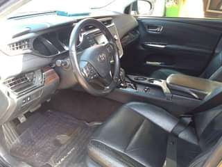 A picture of 2013 Toyota Avalon 7 months used