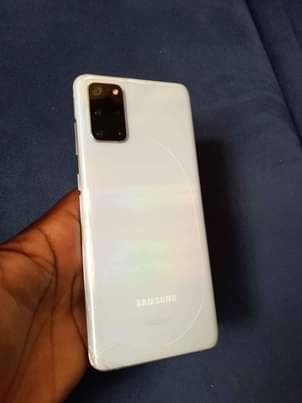 A picture of Samsung S20