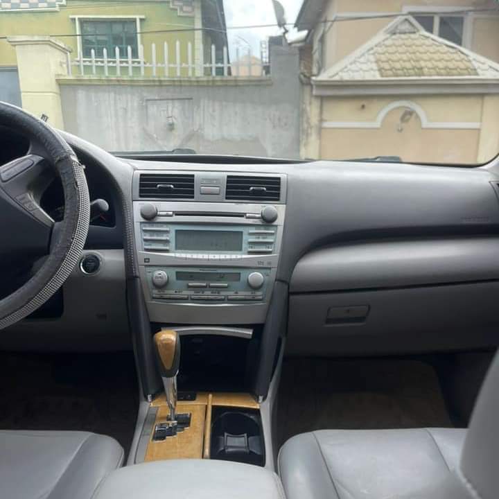 A picture of TOYOTA CAMRY
