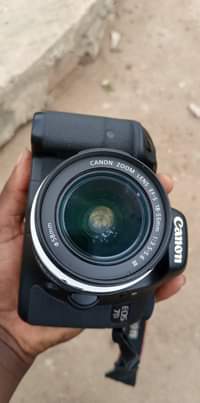 A picture of NASUKUMA CANON 7D BADO NEW KAMA MNAVYO IONA 0625108117