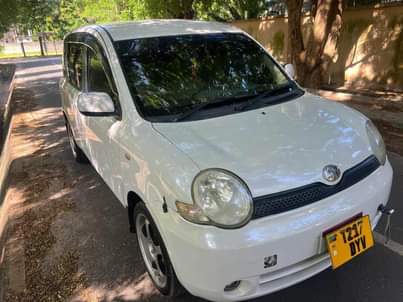 toyota sienta