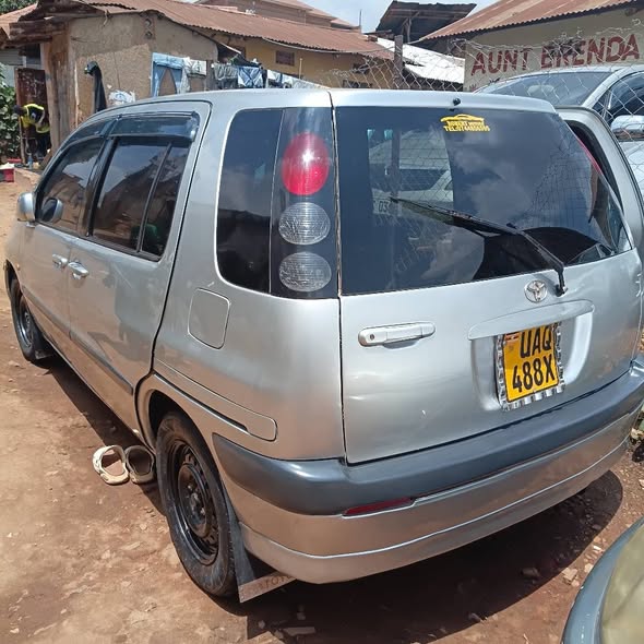 A picture of Toyota raum ordinary