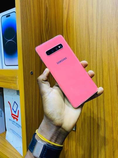 A picture of Samsung galaxy S10plus