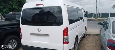 A picture of 2010 Toyota Hummer 2 Bus Belgium standard buy and drive