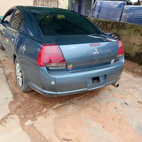A picture of 2006 Mitsubishi gallant